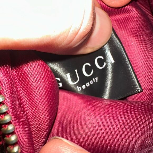 Gucci Red Velvet Beauty Pouch - Picture 6 of 10